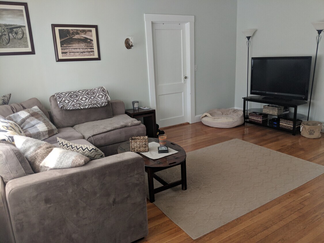 Primary Photo - 139 Bussey St