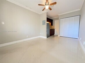 Building Photo - 2901 Middle River Dr