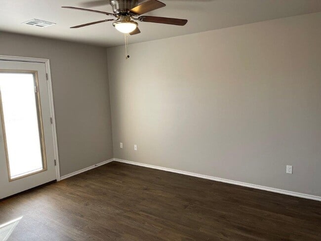 Building Photo - 500 off your move in before June 1st !  55...