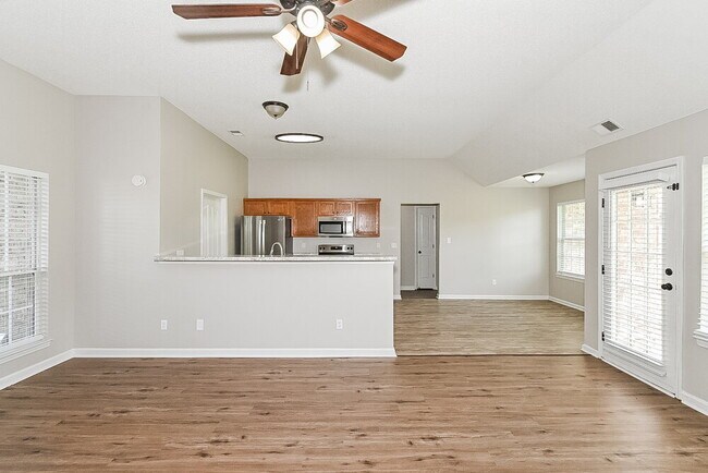 Building Photo - 3911 Rasco Hills Dr