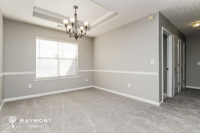 Building Photo - 5285 Yellow Pine Dr