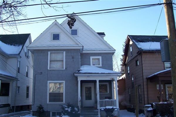 Primary Photo - 8 br, 3.5 bath House - 720 Arbor St 720 Arbor