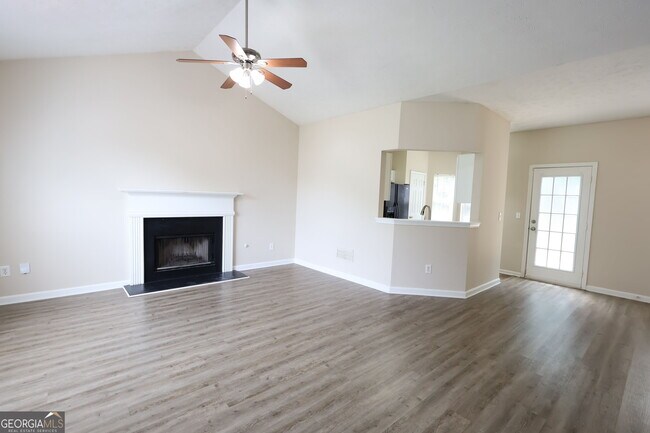 Foto del edificio - 3044 Lake Park Trail