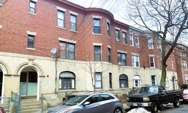 Building Photo - 62 Empire St