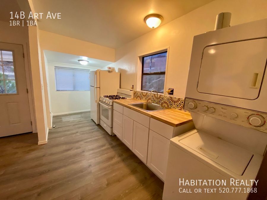 Primary Photo - Renovated 1 bed/1 bath in Old Bisbee with ...