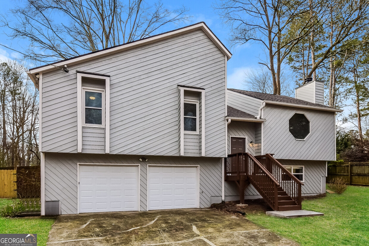 Primary Photo - 168 Hyde Park Ct