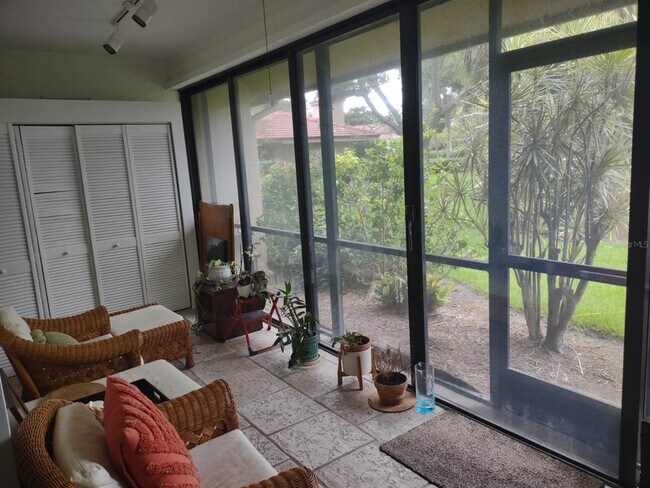 Foto del edificio - 4870 Kestral Park Cir