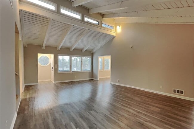 Building Photo - 252 Paxton Cir