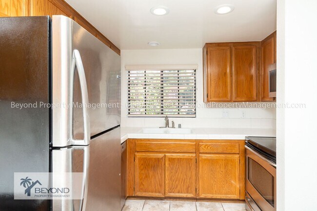 Building Photo - **CALAVERA HILLS IN CARLSBAD**3 BED/2 BATH...