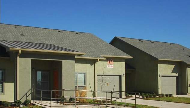 Building Photo - Leander Station