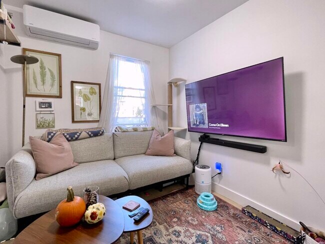 Foto del edificio - 379 Monmouth St