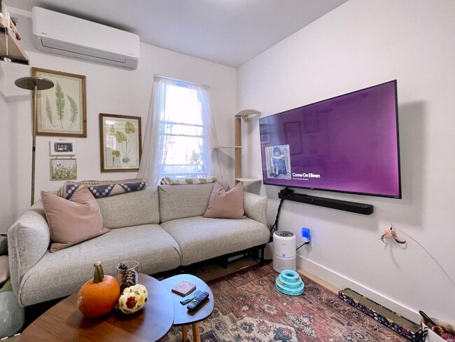 Foto del edificio - 379 Monmouth St