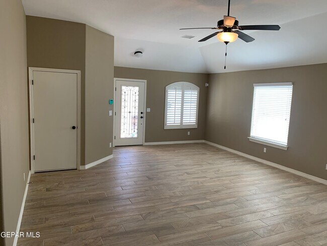 Building Photo - 13668 Garforth Ave