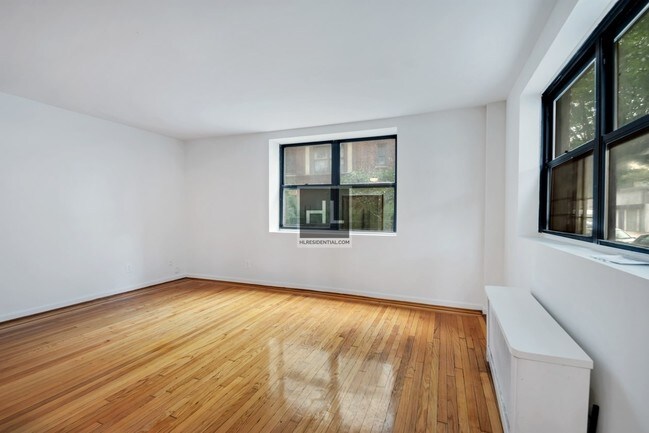 Building Photo - 77th Street