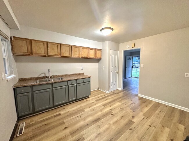 Foto del edificio - 816 E 35th Ct