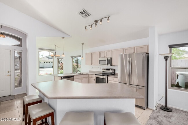 Foto del edificio - 3022 E Captain Dreyfus Ave