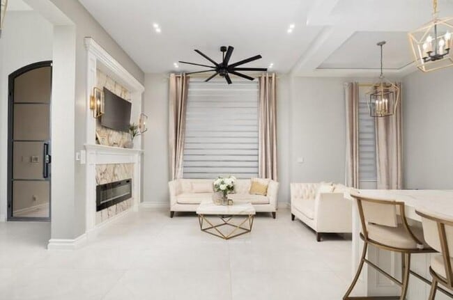 Building Photo - 3505 Vendome Dr