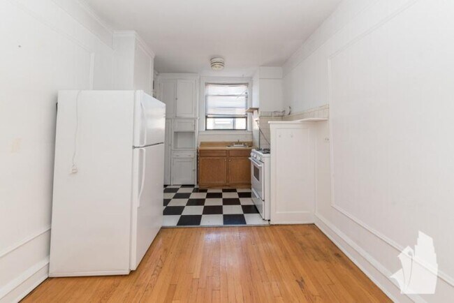 Building Photo - 1 bedroom in Chicago IL 60640