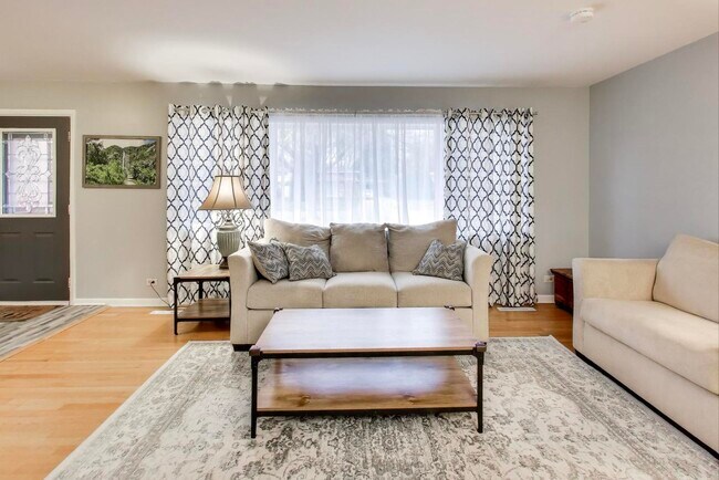 Foto del edificio - 6 S Waterman Ave