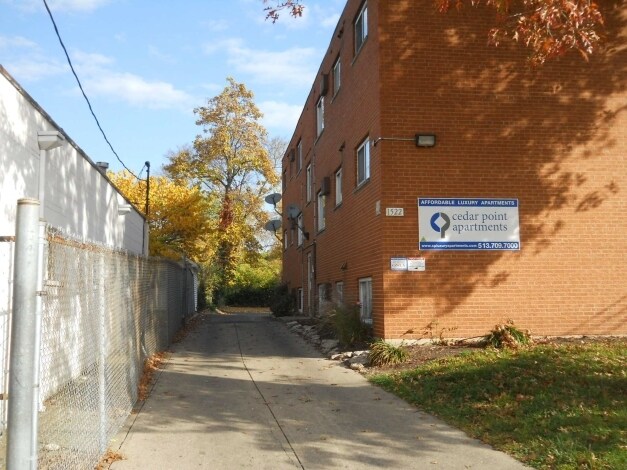 Primary Photo - 1522-1534 Cedar Ave