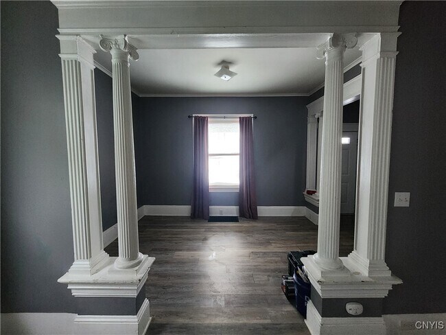 Foto del edificio - 137 W Schuyler St