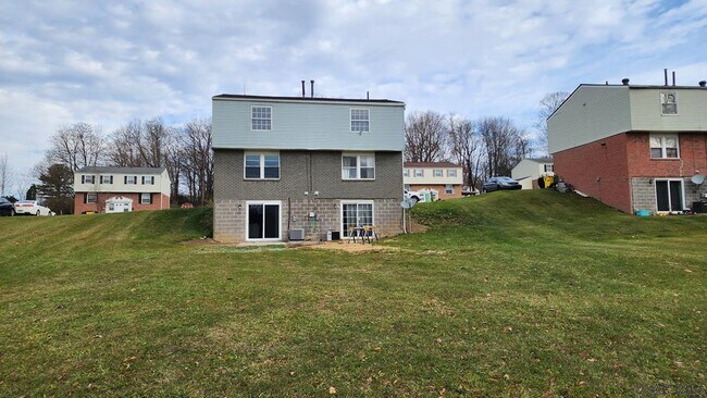 Foto del edificio - 429 Devon Dr