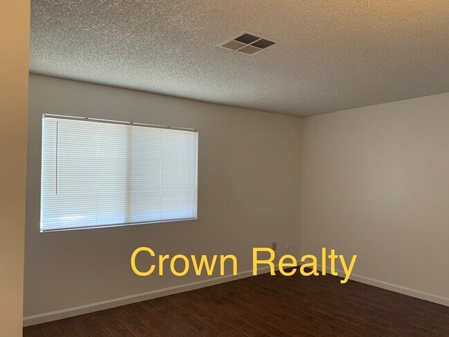 Building Photo - 2/2 Town home near Mooney