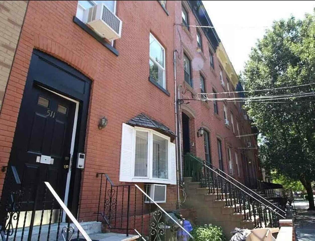 Primary Photo - 511 Park Ave