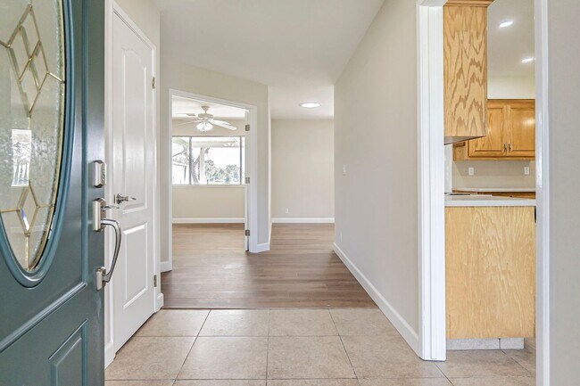 Building Photo - 25265 Carlsbad Avenue