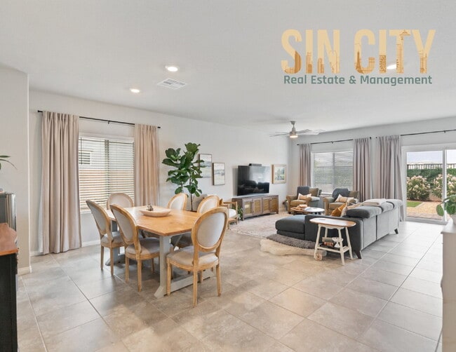 Building Photo - "Spacious 4-Bedroom Oasis with 2.5 Baths i...