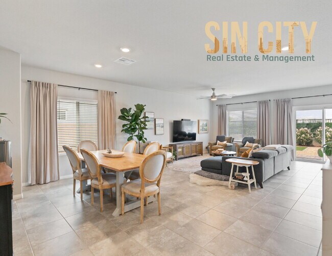 Foto del edificio - "Spacious 4-Bedroom Oasis with 2.5 Baths i...