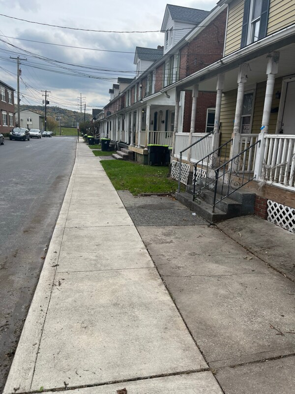 Primary Photo - 125 N 1st St