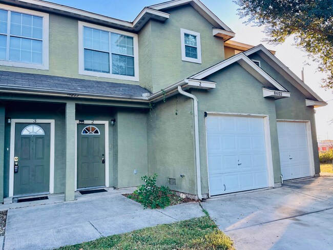 Foto del edificio - Move-In Special! 3-Bed, 2.5-Bath Townhouse...