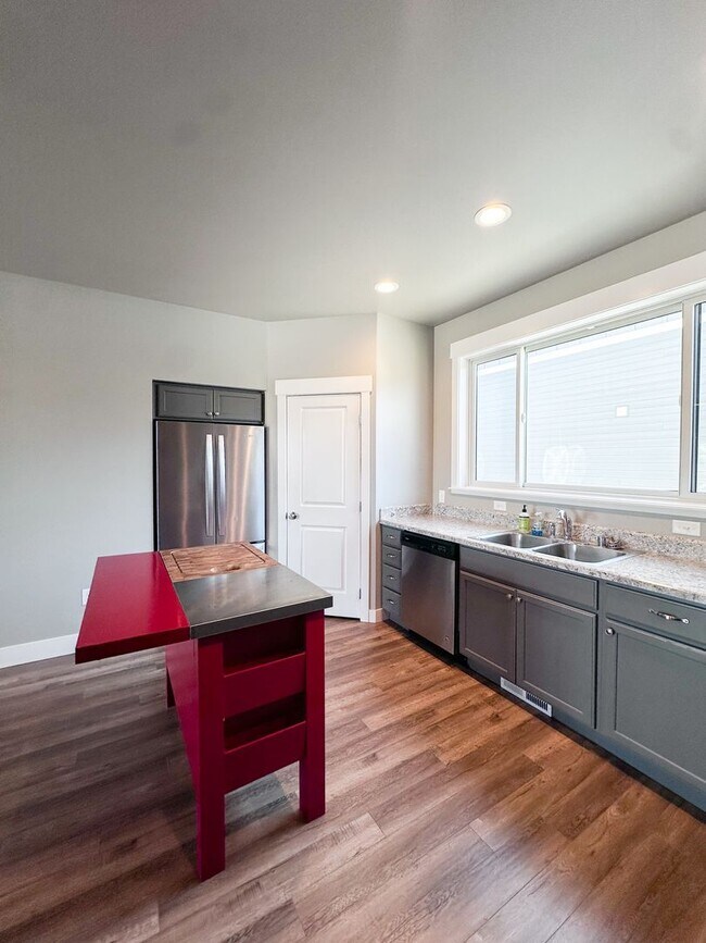 Foto del edificio - Adorable townhome in Josephine Crossing!