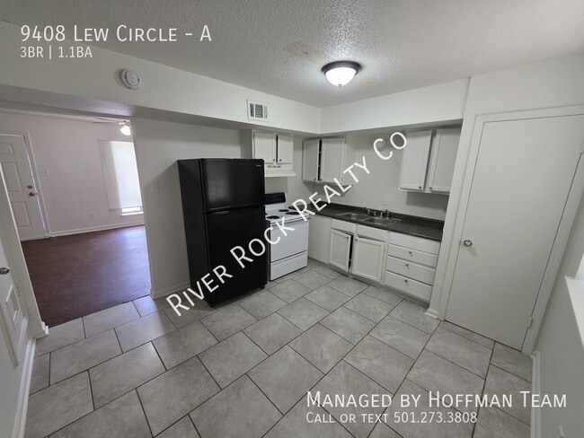 Building Photo - 9408 Lew Cir
