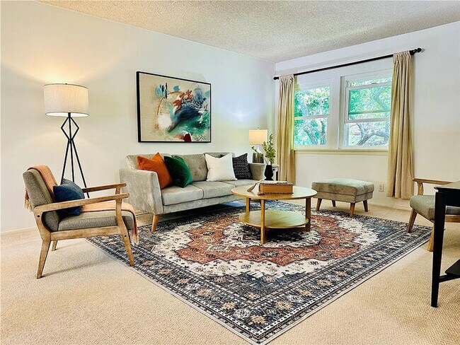 Foto del edificio - 5827 Bowcroft St