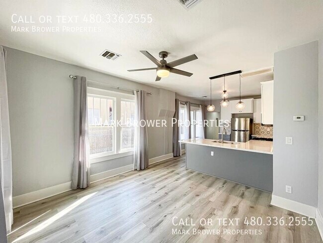 Building Photo - 1331 W Monroe St