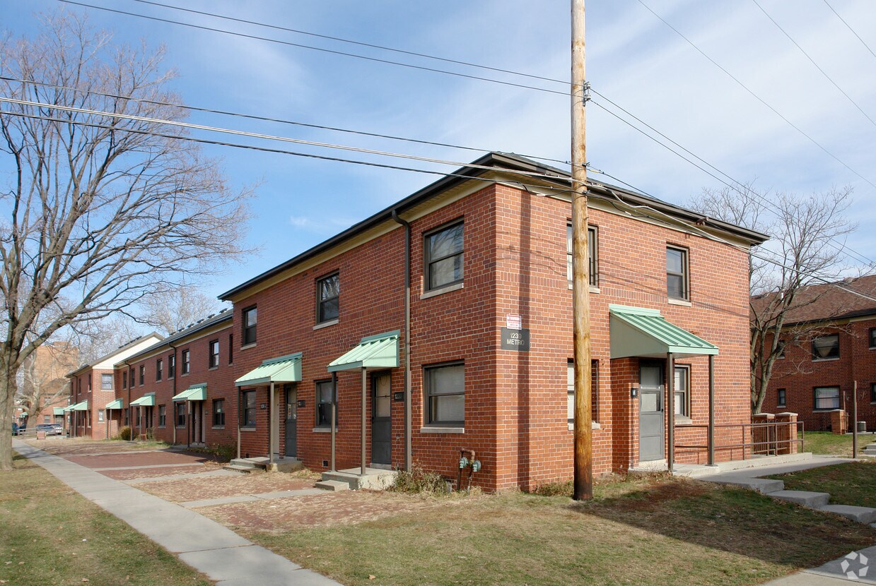 Primary Photo - 1239 Metro Ave