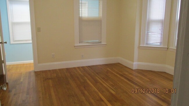 Foto del edificio - 19 Rockwell St