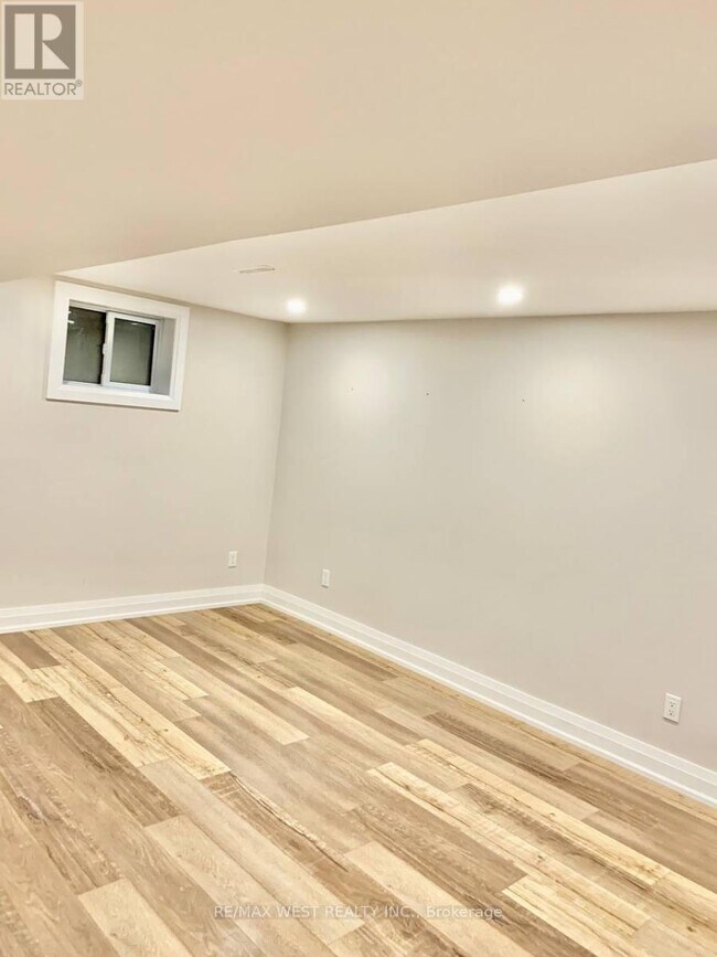 Building Photo - 5 McDonald Dr