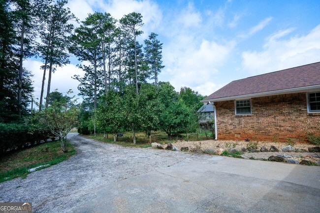 Building Photo - 2765 Collins Hill Rd