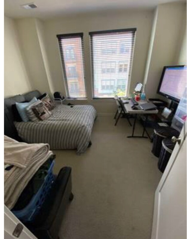 Foto principal - 4520 Kennedy St