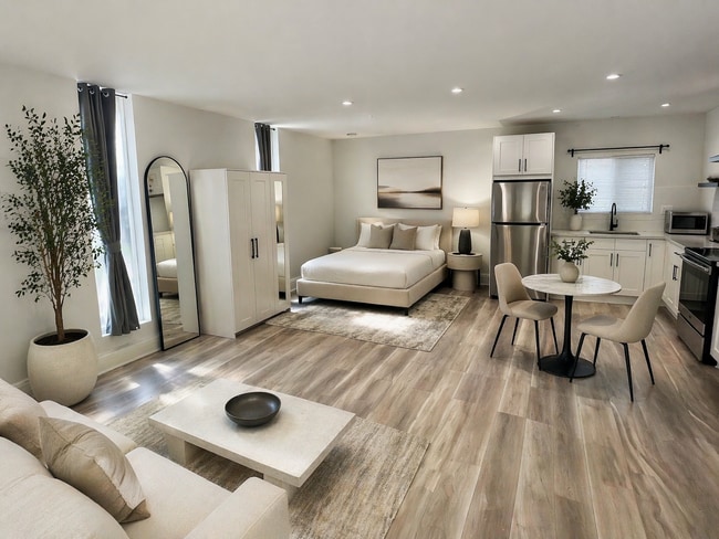 Staging option 1 - 7272 Cirrus Way