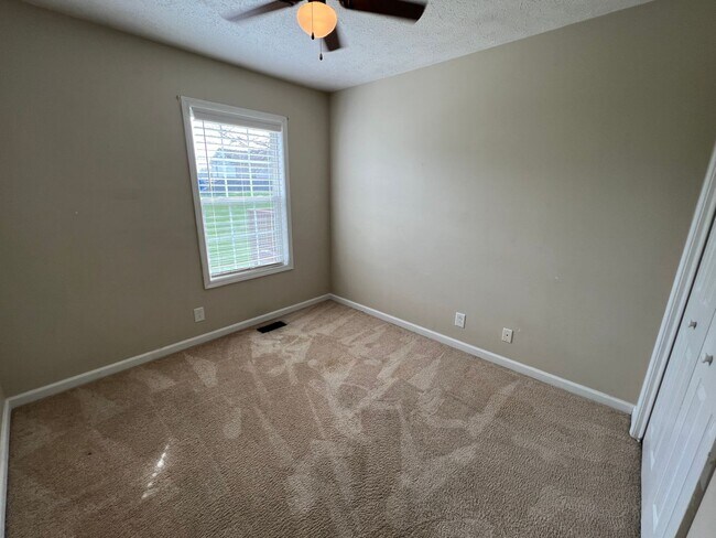 Building Photo - 3439 Kingfisher Dr