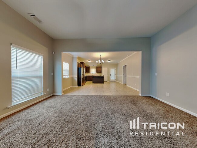 Foto del edificio - 3250 Alexandria Dr