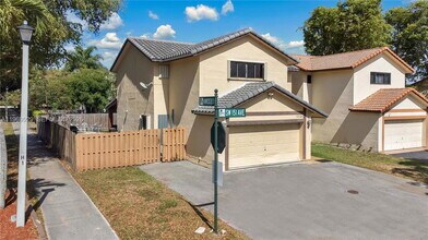 Building Photo - 9646 SW 151 Ave