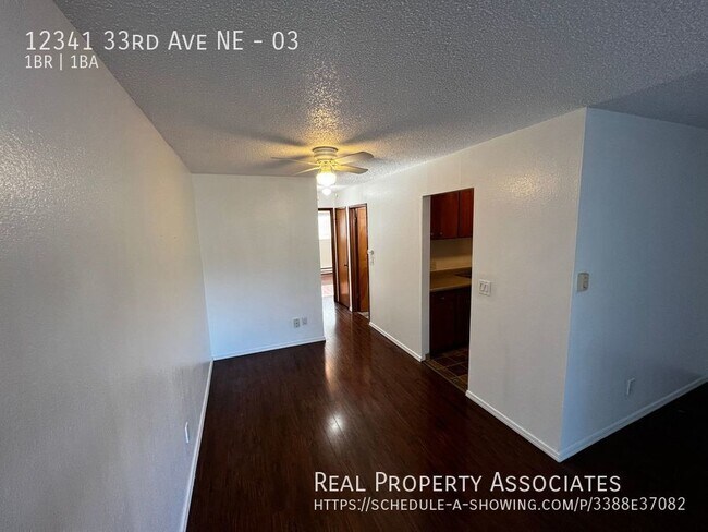 Foto del edificio - Pet friendly Lakecity 1 bed unit close to ...