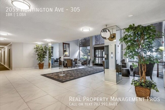 Foto del edificio - 2059 Huntington Ave