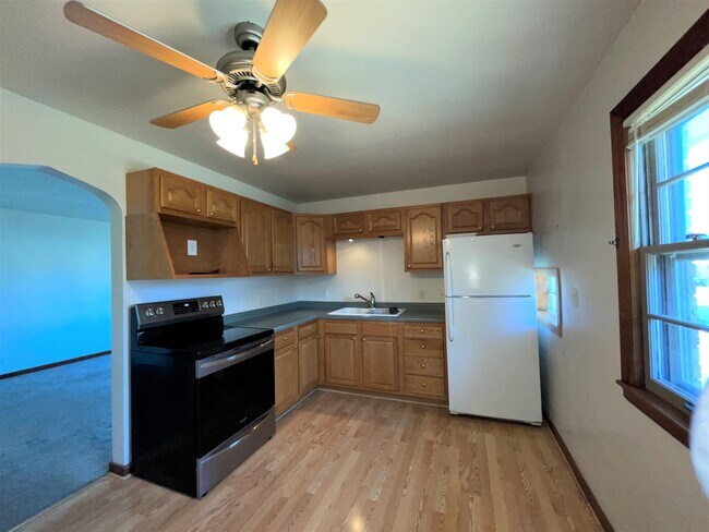 Foto del edificio - 1324 Lathrop Ave