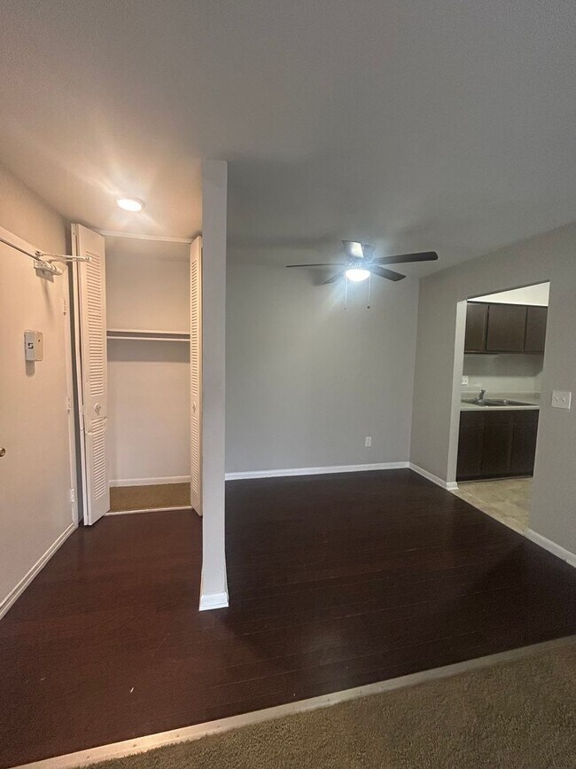 Foto del edificio - 326 Orchard Trace Ln